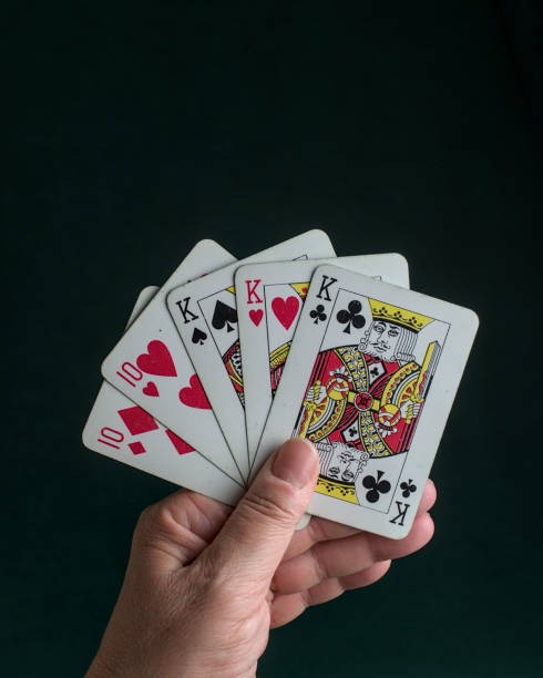 Golden Toad paytable showing symbol values and bonus feature payouts