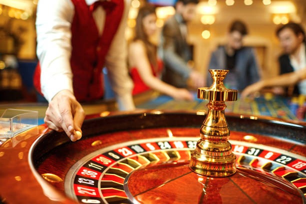 Money Train slot reels showing locomotive and money symbols